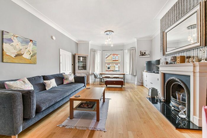 1 Bedroom Flat To Rent In Lavender Gardens, SW11