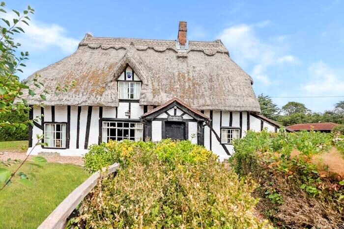 3 Bedroom Detached House For Sale In Travellers Joy, High Laver, CM5