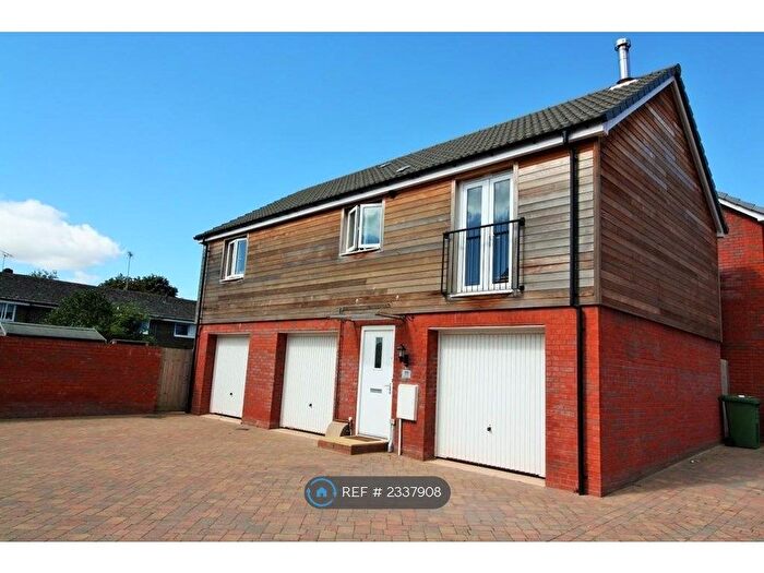2 Bedroom Flat To Rent In Hardy Close, Exeter, EX2