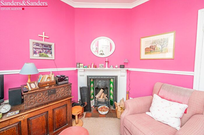 2 Bedroom Cottage For Sale In Bleachfield Street, Alcester, B49