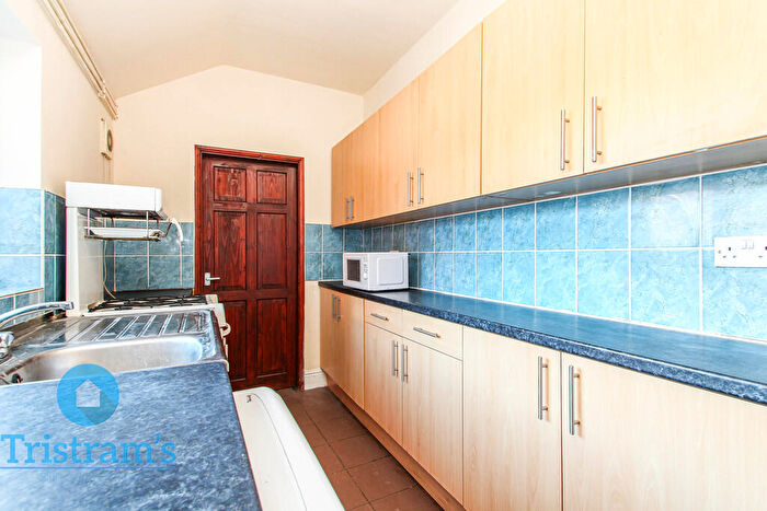 3 Bedroom Semi-Detached House To Rent In Lace Street, Dunkirk, NG7
