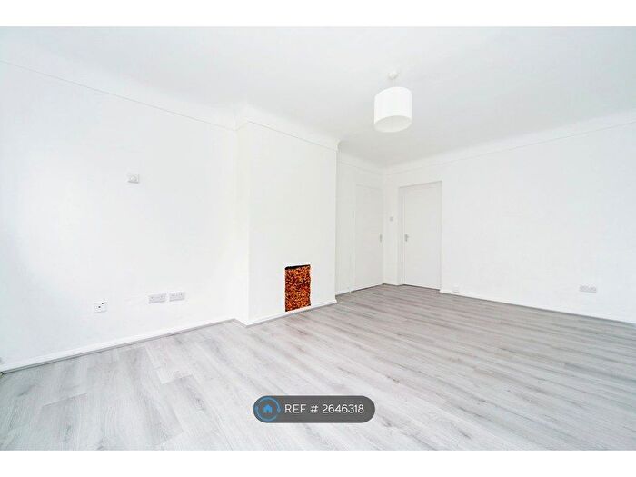 1 Bedroom Flat To Rent In New Road, Liverpool, L13