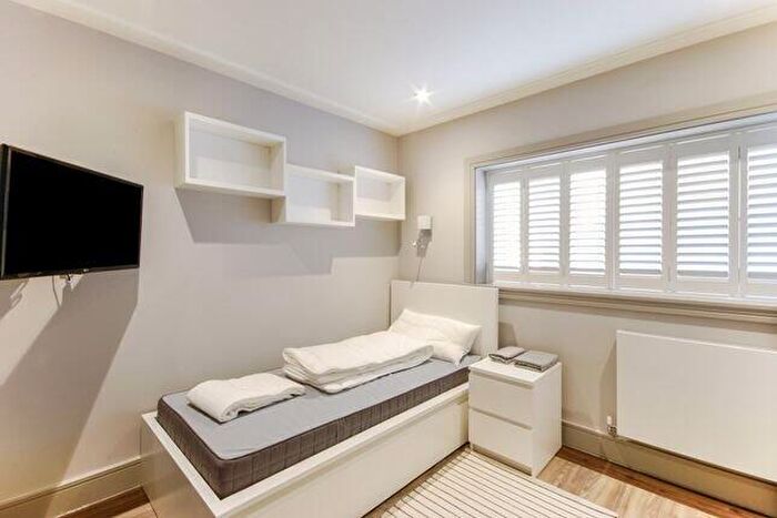 1 Bedroom Apartment To Rent In Red Lion Lane, Woolwich, London, SE18