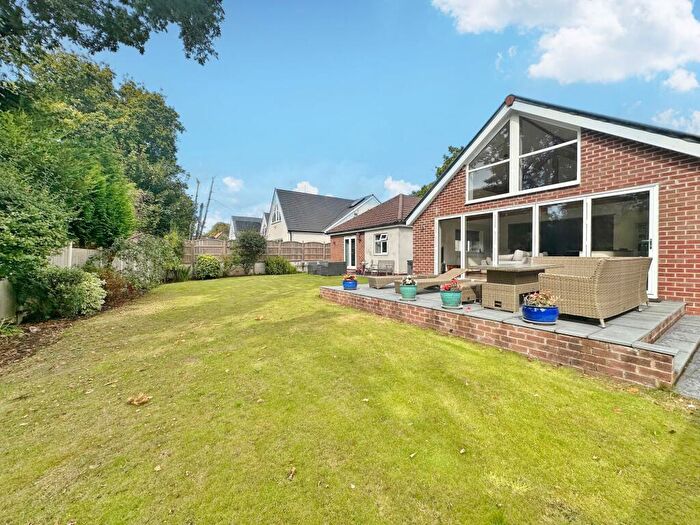 4 Bedroom Detached Bungalow For Sale In Woodlands Drive, Barnston, CH61