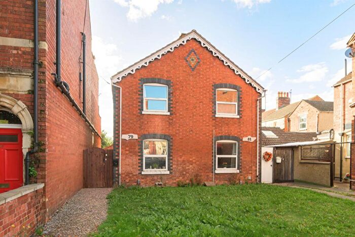 2 Bedroom Semi Detached House For Sale In Rockingham Road, Kettering, NN16