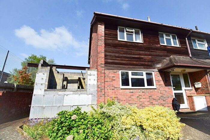 2 Bedroom Semi-detached House For Sale In Holmesdale Road, Sevenoaks, TN13
