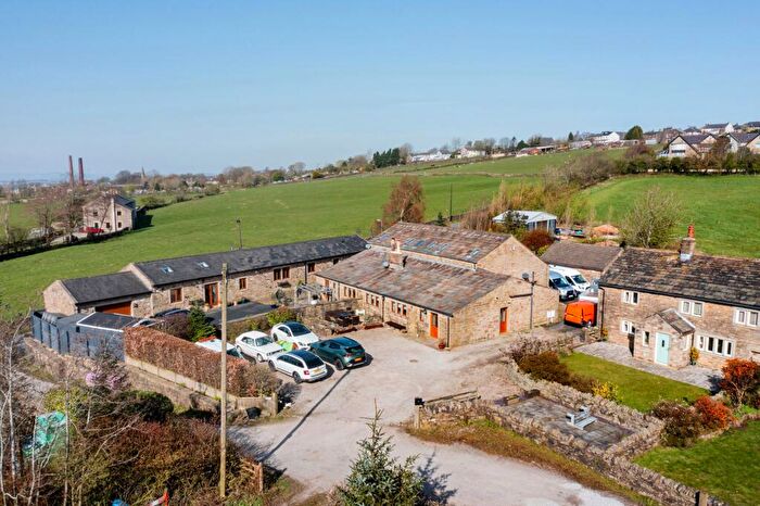 4 Bedroom Barn Conversion For Sale In Todmorden Road, Briercliffe, BB10