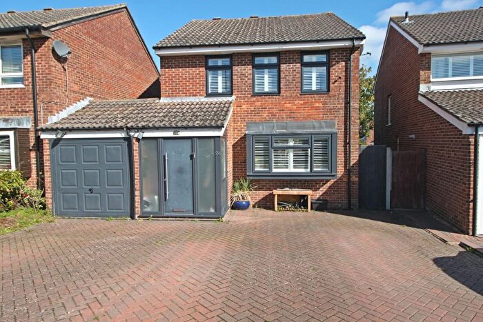 4 Bedroom Link Detached House For Sale In Rookley, Netley Abbey, Southampton, SO31