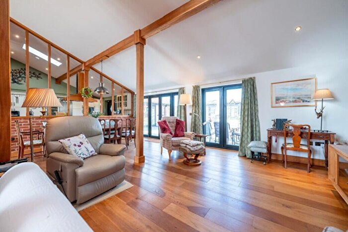 4 Bedroom Barn Conversion For Sale In Ivy Todd, PE37