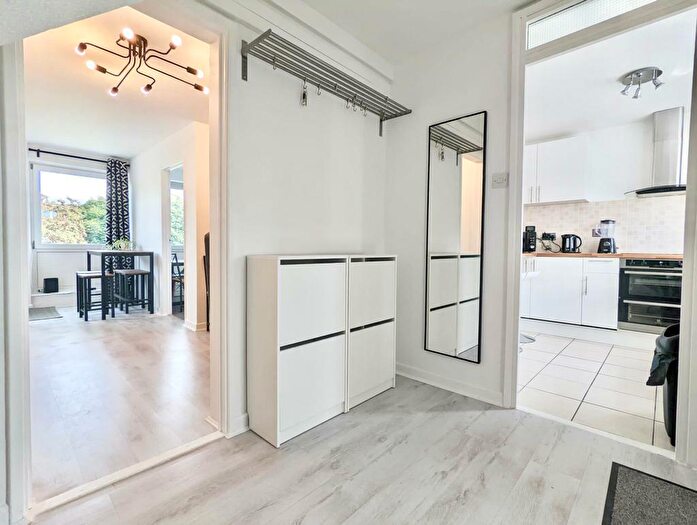 3 Bedroom Flat To Rent In Milford Road, Fratton, PO1