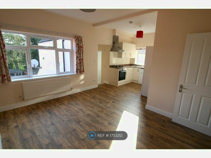 3 Bedroom Flat To Rent In Shakespeare Road, London, W7