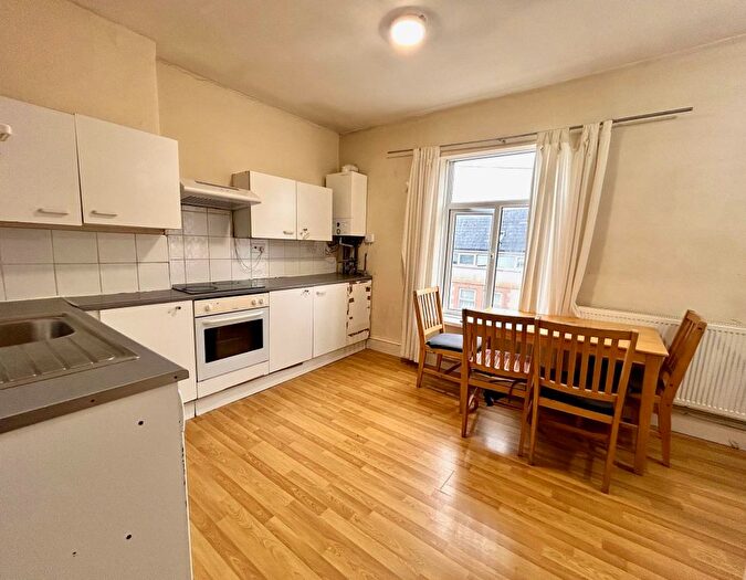2 Bedroom Flat To Rent In Rhymney Terrace, Cardiff, CF24