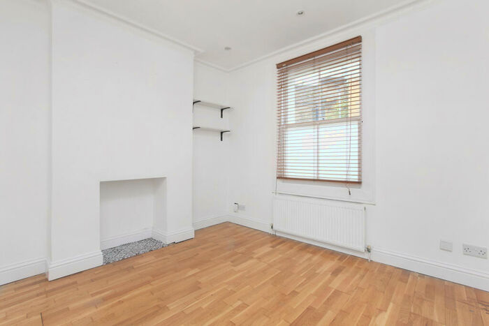 1 Bedroom Flat To Rent In Southolm Street, Battersea, London, SW11