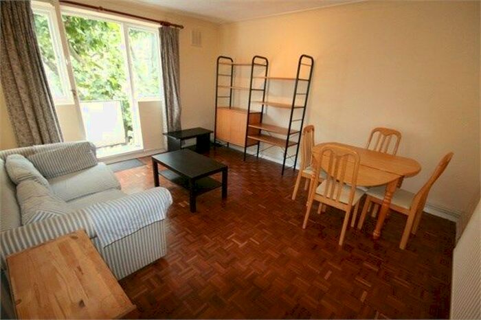 1 Bedroom Flat To Rent In Cranworth Gardens, Oval, London, SW9