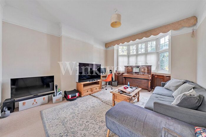 4 Bedroom Semi-Detached House To Rent In North End Road, London, NW11