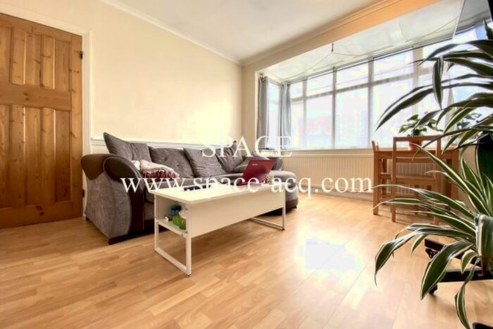 1 Bedroom Flat To Rent In Dudley Gardens, Harrow, HA2