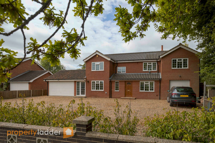5 Bedroom Detached House For Sale In Stratton Road, NR10