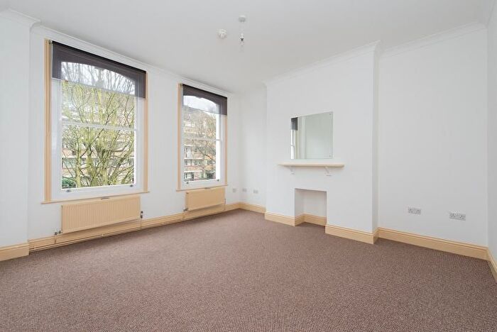 Studio To Rent In Tufnell Road, London, N7