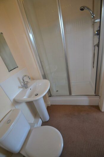 2 Bedroom Apartment To Rent In Drayton Street, Hulme, Manchester, M15