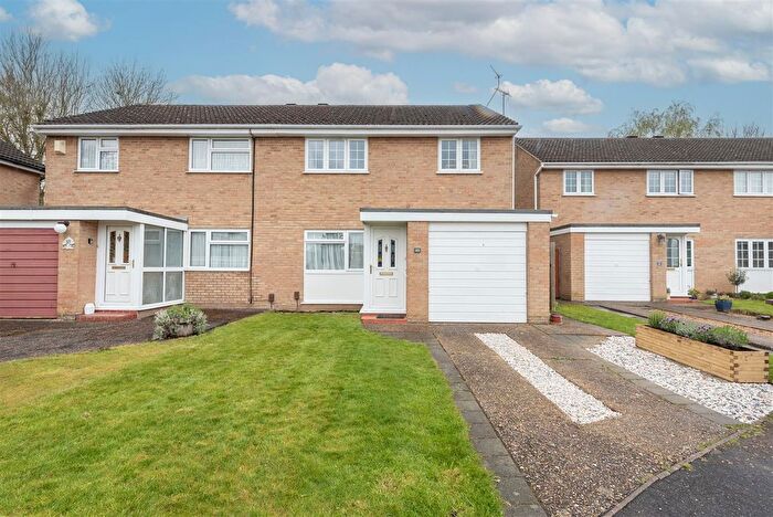 3 Bedroom Semi Detached House For Sale In Alzey Gardens, Harpenden, AL5