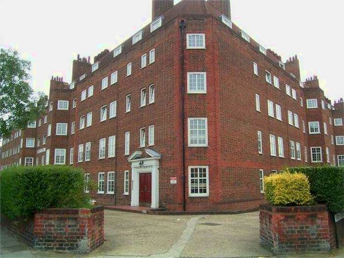 3 Bedroom Apartment To Rent In Twickenham, Middlesex, TW1