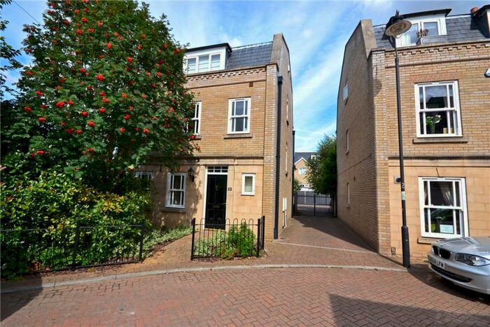 4 Bedroom Semi-Detached House To Rent In Fairsford Place, Cambridge, CB1