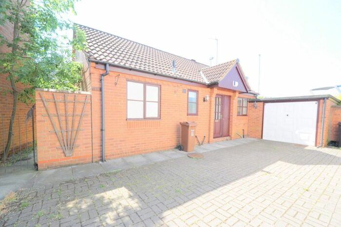 2 Bedroom Bungalow To Rent In Halyard Croft, Hull, HU1