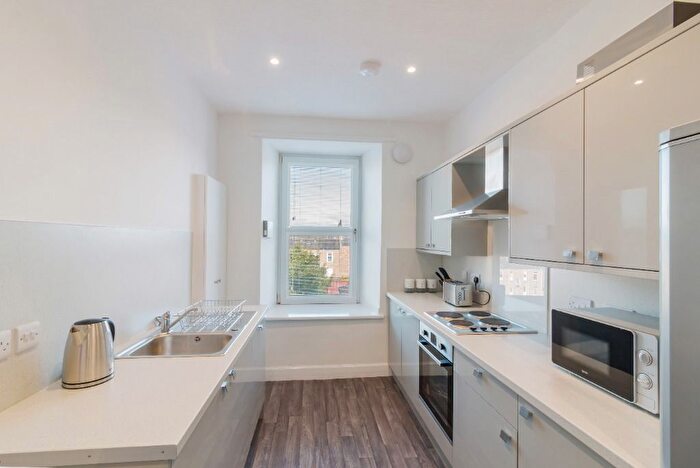 3 Bedroom Flat To Rent In Blackness Road, West End, Dundee, DD1