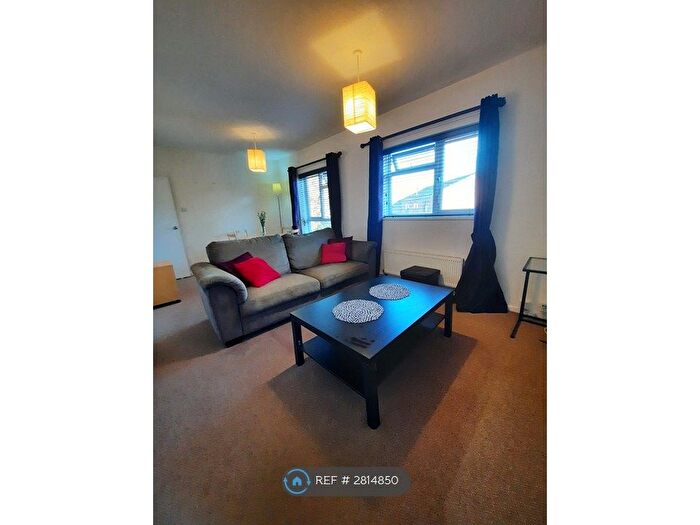 3 Bedroom Flat To Rent In Russet Grove, Norwich, NR4