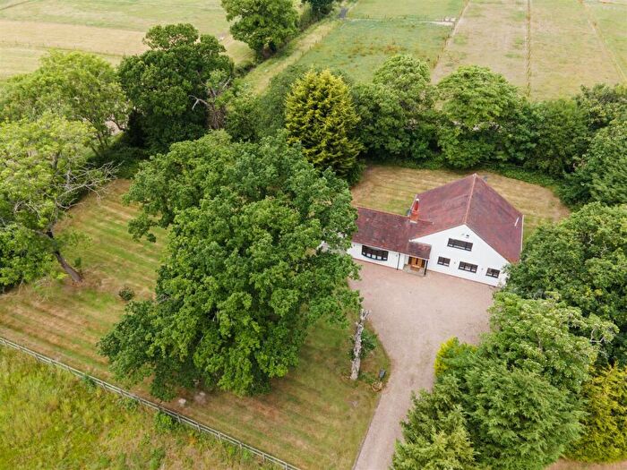 4 Bedroom Detached Bungalow To Rent In Chessetts Wood Road, Lapworth, Solihull, B94