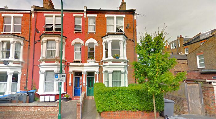 2 Bedroom Flat To Rent In Dunster Gardens, London, NW6