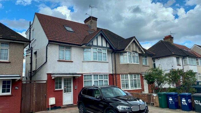 2 Bedroom Apartment To Rent In Hendon Way, Brent Cross, Golders Green, NW2