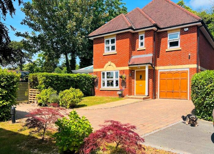 4 Bedroom Detached House To Rent In Hurnford Close, Sanderstead, CR2