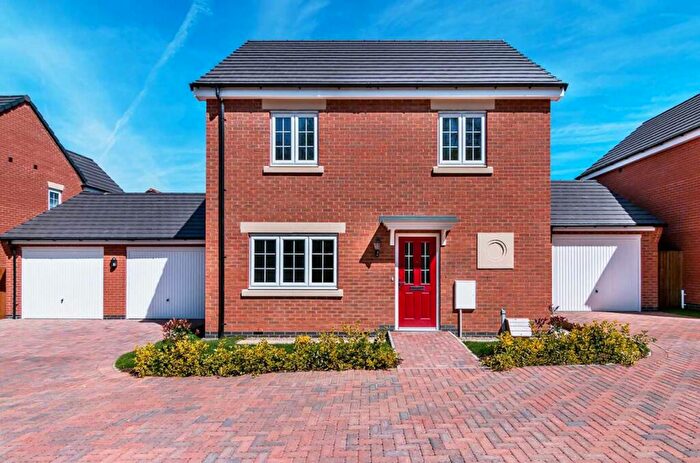 3 Bedroom Detached House For Sale In The Long Shoot, Nuneaton, CV11