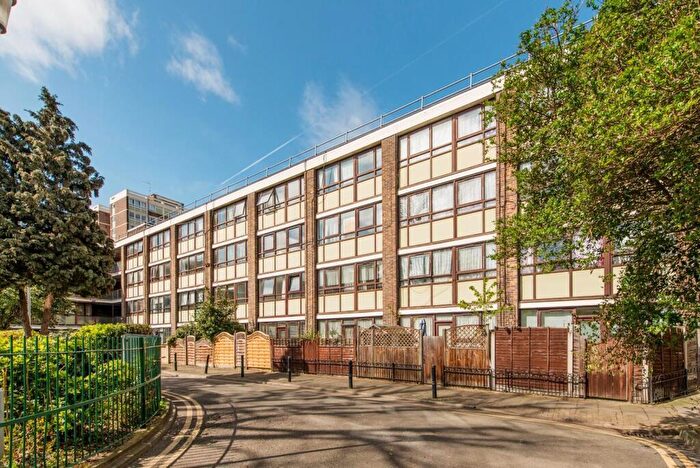 1 Bedroom Flat To Rent In Crondal Court, London, N1