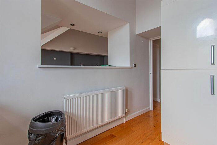 2 Bedroom Flat To Rent In Cowbridge Road East, Canton, Cardiff, CF11