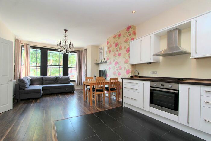 2 Bedroom Flat To Rent In Muswell Hill Road, Muswell Hill, London, N10