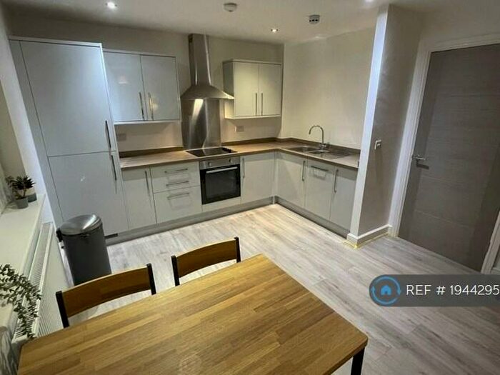 2 Bedroom Flat To Rent In Farrier Close, Swinton, Manchester, M27