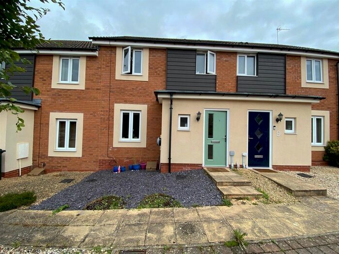 3 Bedroom Terraced House To Rent In Bracken Way, Malvern, WR14