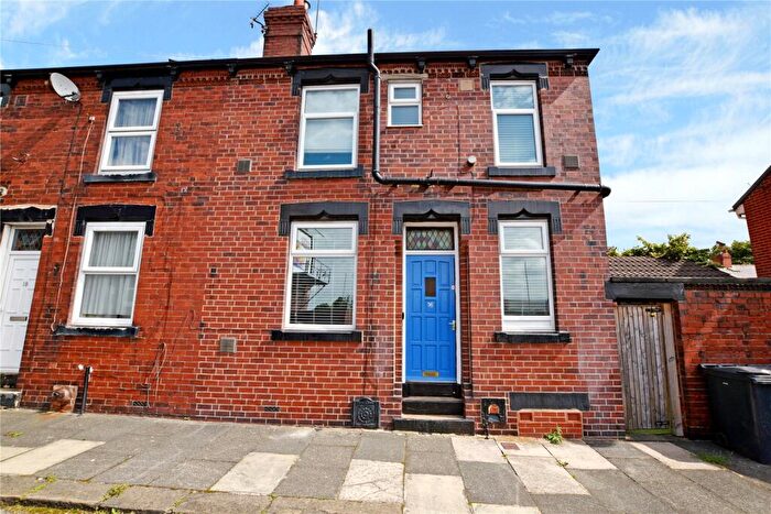 2 Bedroom Terraced House To Rent In South End Terrace, Leeds, LS13