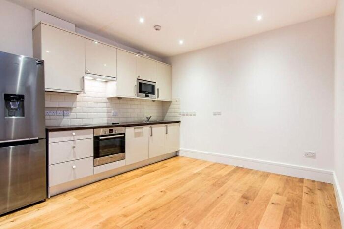 1 Bedroom Flat To Rent In Bolingbroke Grove, Battersea, SW11