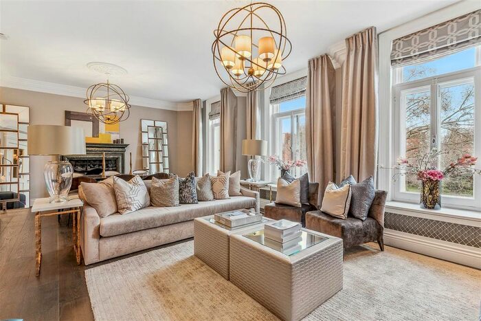 3 Bedroom Flat To Rent In Hans Place, London, SW1X