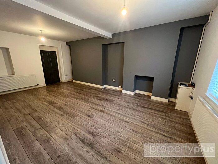 3 Bedroom Terraced House To Rent In High Street, Treorchy, Rhondda, CF42