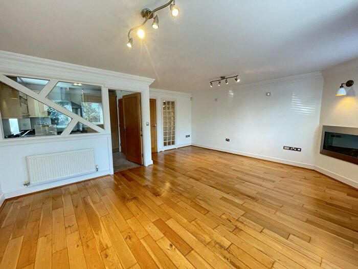 2 Bedroom Apartment To Rent In Greestone Mount, Lincoln, LN2