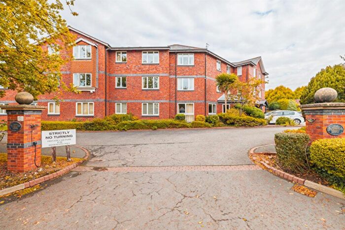 2 Bedroom Apartment For Sale In Hinderton Road, Neston, CH64