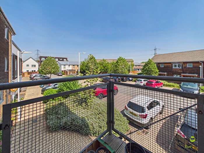 1 Bedroom Apartment For Sale In Cloud Close, Dartford, Kent, DA1