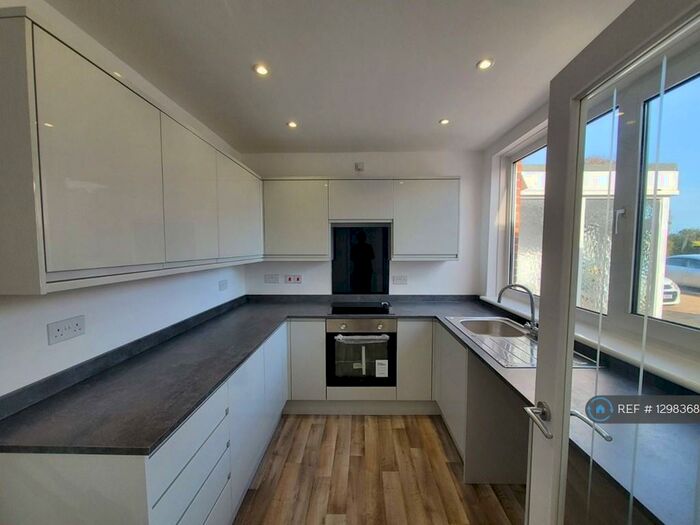 3 Bedroom Terraced House To Rent In Magdalen Court, Broadstairs, CT10