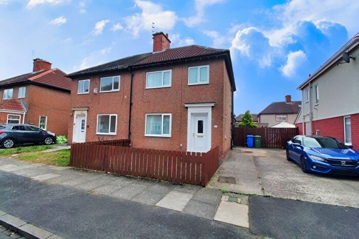 3 Bedroom Semi-Detached House For Sale In Kings Gardens, Blyth, NE24