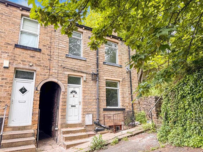 2 Bedroom End Of Terrace House For Sale In Hope Street, Milnsbridge, Huddersfield, HD3