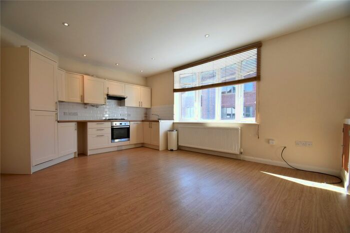 2 Bedroom Flat To Rent In Station Road, Gerrards Cross, Buckinghamshire, SL9